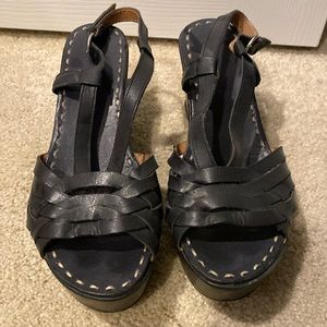 Black strappy wedges